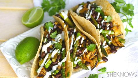 Vegan Eggplant, Black Bean Tacos, Bean Tacos, Vegan Tacos, Eggplant Recipes, Vegan Cooking, Meatless Meals, Vegan Foods, Vegan Eating