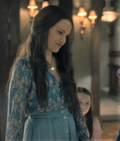 Olivia Crain - Album on Imgur Hill House Outfits, Haunting Of Hill House Olivia, Olivia Crain, Olivia Outfits, The Haunting Of Hill House, Haunting Of Hill House, Carla Gugino, Outfit Png, House Clothes