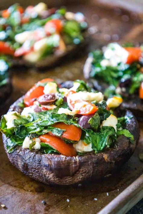 Greek Stuffed Mushrooms, Mediterranean Stuffed Portabella Mushrooms, Mediterranean Portobello Mushrooms, Mediterranean Stuffed Mushrooms, Mushroom Recipes Healthy Vegetarian, Mediterranean Mushroom Recipes, Italian Stuffed Mushrooms, Stuffed Veggies, Portabella Mushrooms Recipes