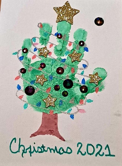 Handprint Christmas Tree Card, Handprint Tree Christmas, Christmas Handprint Pictures, Christmas Tree Handprint Art, Christmas Tree Painting For Kids, Finger Print Christmas Tree, Hand Print Christmas Cards, Toddler Christmas Painting, Tree Handprint Craft