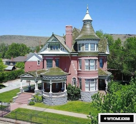 Rawlins Wyoming, Bedroom Units, House Architecture Styles, Old Victorian Homes, Victorian Style Homes, Birdseye Maple, Old Houses For Sale, Painted Ladies, Mansions For Sale