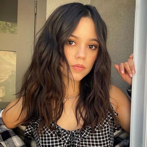 Jenna Ortega Short Hair, Natalie Ortega, Corte De Cabelo Masculino, Mia 3, Emma Roberts, Wednesday Addams, Emma Stone, Jena, Jenna Ortega