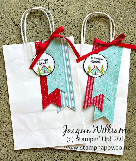 NewDIY Christmas Gift Bags! Decorating White Gift Bags For Christmas, Handmade Christmas Gift Bags, Stampin Up Gift Bags, Christmas Gift Bags Diy, Gift Bag Decorating Ideas, Diy Christmas Gift Bags, Christmas Gift Bag Ideas, Gift Bags Ideas, Gift Bag Tags