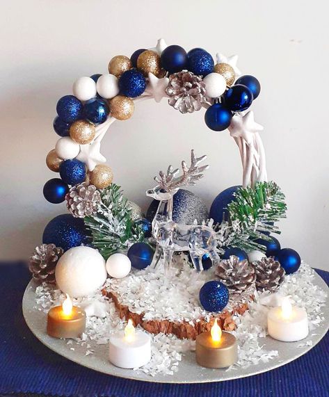 Gold and blue table Christmas decoration. Advent Wreath, Blue Table, Gold And Blue, Christmas Table Decorations, Ornament Wreath, Hanukkah Wreath, Christmas Decoration, Hanukkah, Blue Gold