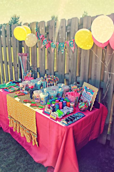 Party Favor / "Prize" Table at a Circus Party with So Many Cute Ideas via Kara's Party Ideas | KarasPartyIdeas.com #CarnivalParty #Circus #PartyIdeas #PartySupplies #PartyFavors #Prizes Circus Party Ideas, Circus Printables, Carnival Birthday Party Theme, Circus Outfits, Circus Carnival Party, Circus Theme Party, Kids Carnival, Circus Birthday Party, 9th Birthday Parties