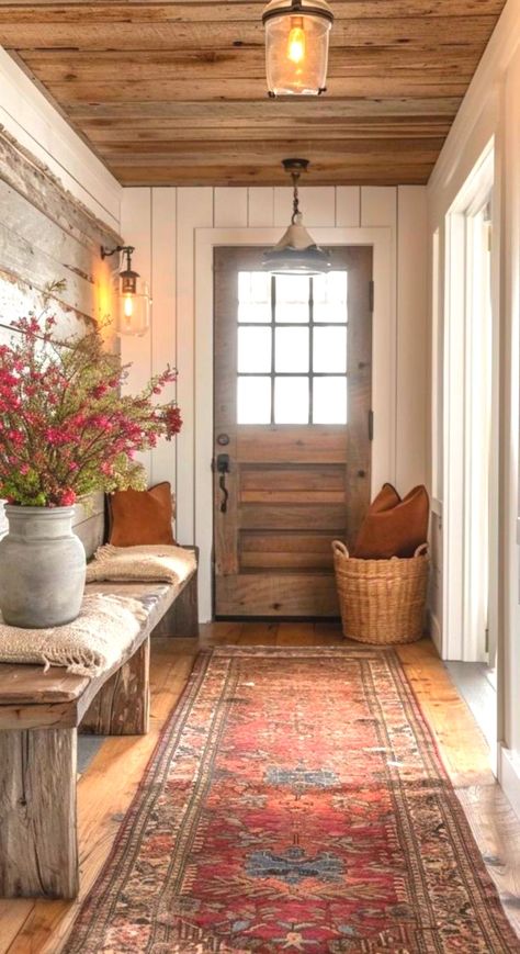 Western Front Entryway, Rustic Front Entryway Ideas, Western Foyer Entryway, French Cottage Entryway, Boho Foyer Entryway, Warm Entryway Ideas, Cottage Core Entryway, Lakehouse Mudroom, Cabin Entryway Ideas