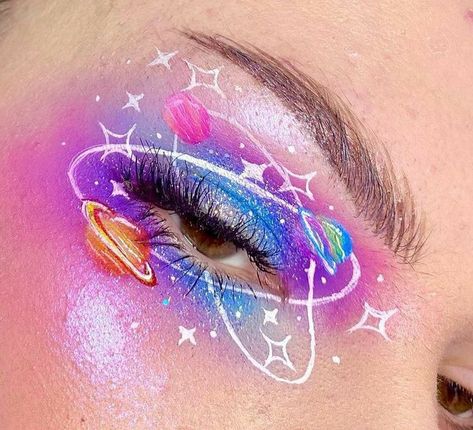 Fantasy Makeup Ideas Creative Eye Art, Water Liner Eye Makeup, Creative Art Makeup Looks, Cool Makeup Looks Creative, Mackup Ideas, Cool Makeup Ideas, Crazy Makeup Looks, Astrology Makeup, Fun Makeup Ideas