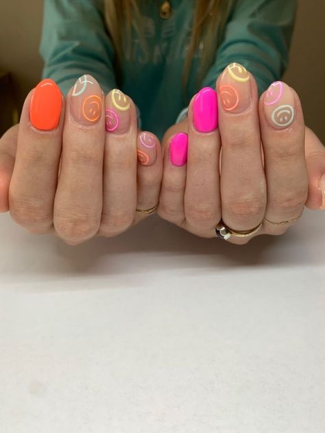 Trending Nail Colors, Nail Colors And Designs, Hawaii Nails, Teen Nails, Skincare Hacks, Western Nails, Simple Gel Nails, Summery Nails, Simple Acrylic Nails