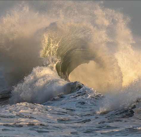 Beach ocean sea waves sunset photography inspo vibes aesthetic Ocean Waves Photography, Waves Sunset, Waves Photography, Sea Wave, Stormy Sea, Themes Photo, Wave Painting, Crashing Waves, Sea Theme