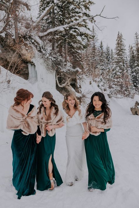 Emerald Green Bridesmaid Dresses With Fur Shawl, Winter Wedding Dresses Bridesmaid, Outdoor Winter Wedding Bridesmaids, Winter Wedding Maid Of Honor Dresses, Country Wedding Bridesmaids Dresses Winter, Winter Bridesmaid Accessories, Evergreen Bridesmaid Dresses Winter, Cold Wedding Bridesmaid, Cold Weather Bridesmaid Outfit