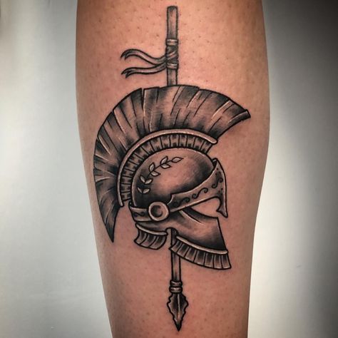 Spartan Traditional Tattoo, Greek Helmet Tattoo, Roman Helmet Tattoo, Knight Helmet Tattoo, Tattoos Torso, Spartan Helmet Tattoo, Traditional Tattoo Drawings, Tato Tradisional, Knight Drawing