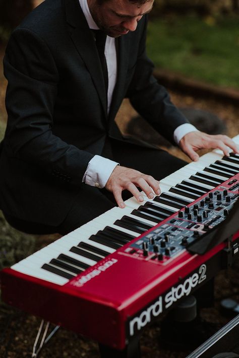 Wedding entertainer and musician plays piano at the wedding Film Angles, Music Band Photography, Piano Photoshoot, Alex Warren, Piano Wedding, Old Wedding Photos, Reception Music, Willowby By Watters, Taken Film