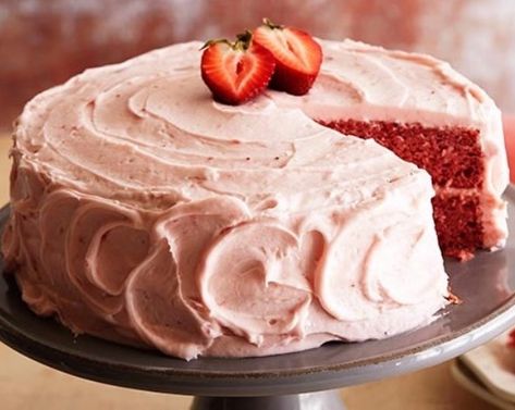 Strawberry Cake Recipe Delicious Strawberry Cake, Strawberry Cake Recipe, Strawberry Cake Recipes, Easy To Make Desserts, Strawberry Cakes, Dream Cake, Simply Delicious, Paula Deen, Savoury Cake