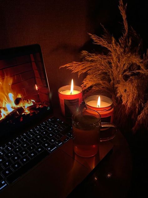 Aesthetic Candle Pictures, Candle Photography Ideas, Romantic Dinner Decoration, Arte Aesthetic, Candle Obsession, Fall Mood Board, Love Wallpapers Romantic, Candles Photography, Candle Glow