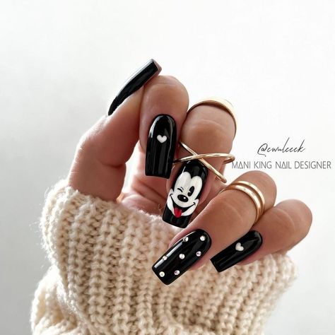 Disney Themed Nails, Nail Halloween, Matted Nails, Halloween Nail Art Ideas, Minnie Mouse Nails, Mickey Nails, Holloween Nails, Halloween This Year, Disney Nails