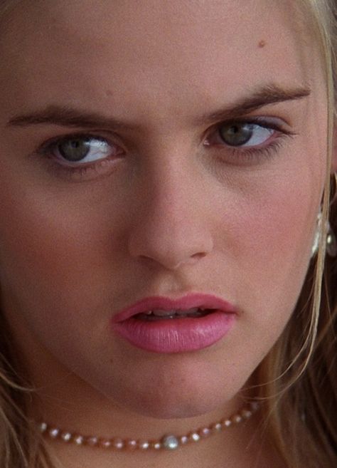 Alicia Silverstone Clueless 1995 Makeup Cher Clueless Makeup, Clueless Makeup, Cher Makeup, Alicia Silverstone Clueless, Alicia Silverstone 90s, 2000s Makeup Looks, Clueless Aesthetic, Clueless Movie, Clueless Cher