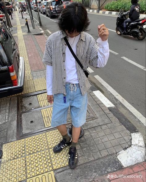 Boxy Shirt Outfit, Boxy Shirt, Street Fashion Men Streetwear, Guys Clothing Styles, Mens Outfit Inspiration, Mens Fashion Streetwear, Cool Outfits For Men, Swaggy Outfits, Men Fashion Casual Outfits