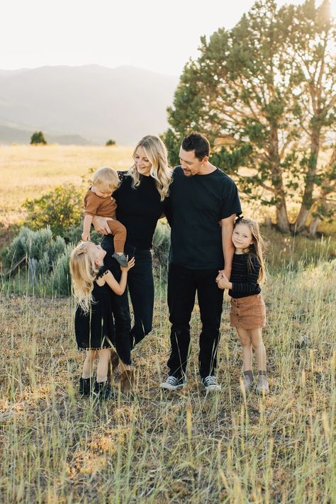 Family Photos In Black Outfits, Fall Family Photos Wearing Black, Casual Family Photos Fall, Christmas Family Photo Outfits Black, Family Photos Outfits Black, Family Picture Outfits Black And Tan, Black Tan Cream Family Photos, Tree Farm Family Photos Outfit Black, Family Pictures 2024 Fall