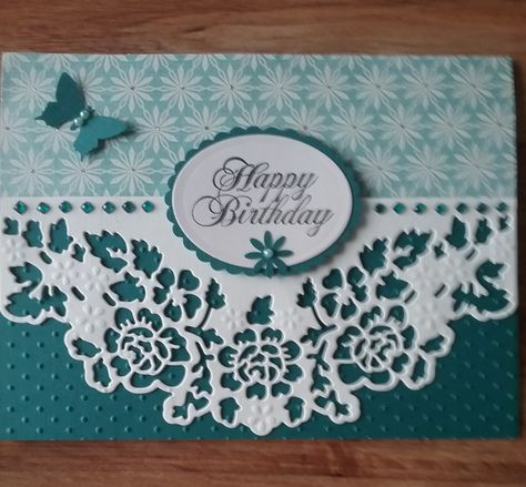 Handmade Cards Using Paper Doilies, Paper Doily Cards, Doily Cards Handmade, Cards With Doilies, Female Birthday Cards Handmade, 15th Birthday Ideas, Female Birthday Cards, Doily Cards, Doily Crafts