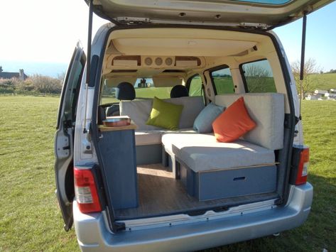 Micro Camper Conversion Ideas, Micro Camper Ideas, Micro Campers, Mini Campers, Day Van Ideas, Car Conversion, Micro Camper Interior, Micro Camper Van Layouts, Micro Van