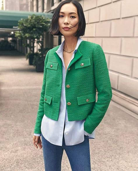 Ann Taylor green tweed cropped jacket #green Chanel Blazer Outfit, Green Tweed Jacket Outfit, Knit Jacket Outfit, Tweed Outfits, Tweed Jacket Style, Green Blazer Outfit, Cropped Jacket Outfit, Green Jacket Outfit, Tweed Jacket Outfit