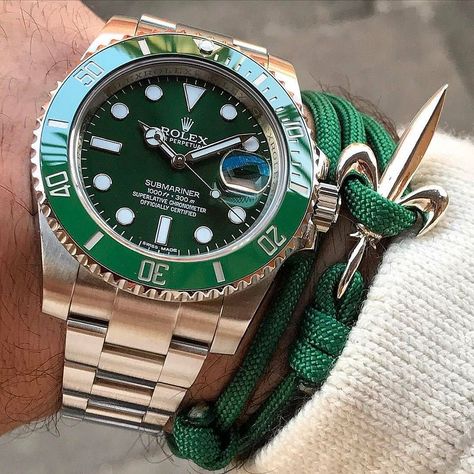 Rolex Oyster Perpetual Date Submariner "Hulk" 116610 LV Green Ceramic Bezel 40mm Rolex Submariner Green, Rolex Watch Price, Rolex Oyster Perpetual Date, Der Gentleman, Rolex Women, Rolex Submariner No Date, Swiss Army Watches, Outfits Hombre, Expensive Watches