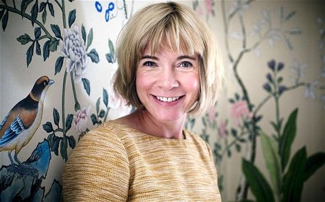 Dr Lucy Worsley Dr Lucy Worsley, Lucy Worsley, Tv Documentary, The Royal Collection, Man Photo, Photography Women, Hair Today, Ready Made, Royal Family