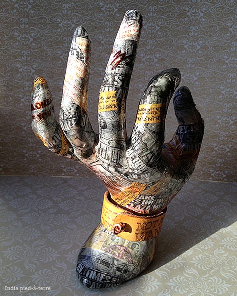 Hand Art Projects, Mannequin Diy, Diy Washi Tape, Classe D'art, Sculpture Lessons, Recycled Art Projects, Mannequin Art, Diy Jewelry Display, Washi Tape Diy