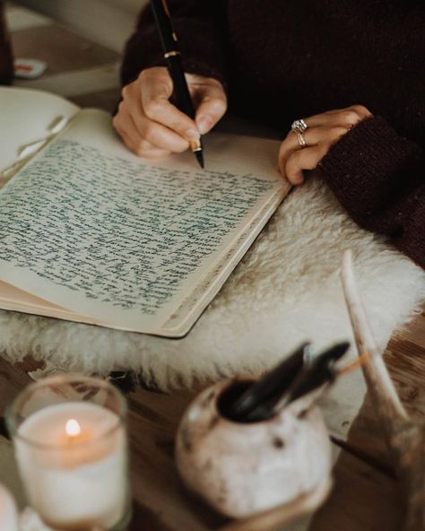 Writing Photography Aesthetic, Hand Writing Aesthetic, Girl Writing Aesthetic, Writing Aesthetic Pictures, Writers Photography, Writing Journal Aesthetic, Writers Aesthetic, Writer Academia, Square Pic