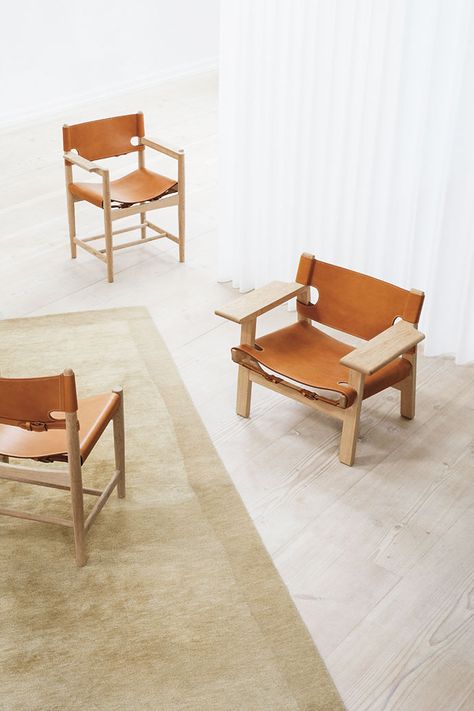 Decor Inspiration: The Desert Borge Mogensen Chair, Spanish Dining Chairs, Spanish Chair, Space Exhibition, Open Living, Old Chair, Dining Chair Design, Open Space Living, Danish Furniture