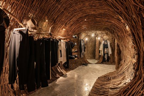 Gallery of Zak Ik Store / Roth-Architecture - 9 Roth Architecture, Jungle House, Architecture Images, Fancy Houses, Spider Woman, Space Architecture, Polished Concrete, Leaf Nature, Exclusive Fashion