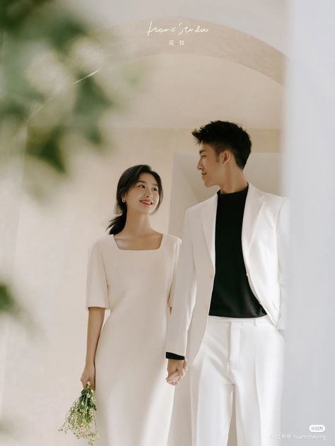 Minimal Wedding Photography, Korean Prewedding Photography Outdoor, Korean Engagement Photos, Prewedding Photography Casual, Korean Prewedding Photography, Pre Wedding Photoshoot Theme, Korean Prewedding, Prenuptial Photoshoot, Pre Wedding Photoshoot Props