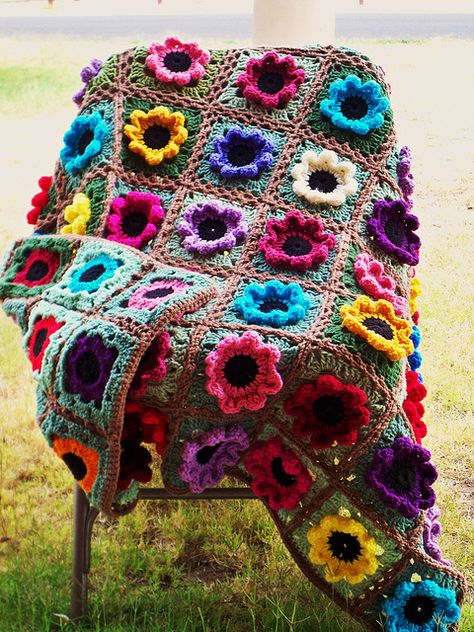 Anemone, field of flowers Mar 1992 issue of Better Homes and Gardens Beau Crochet, Crochet Blanket Pattern Easy, شال كروشيه, Crocheted Blanket, Confection Au Crochet, Easy Crochet Blanket, Crochet Blanket Afghan, Crochet Simple, Crochet Blog