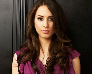 spencer hastings makeup how to Spencer Hastings Makeup, Torian Bellisario, Spencer Hastings Style, Pretty Little Liars Characters, Pretty Little Liars Spencer, Pretty Little Liars Quotes, Hair Front, Troian Bellisario, Spencer Hastings