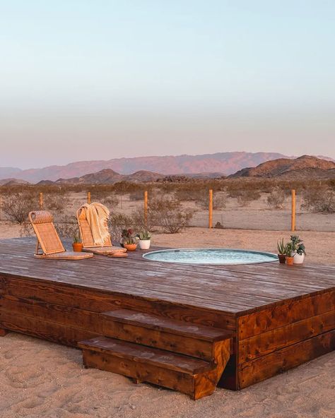 Joshua Tree Hot Tub, Cowboy Pool Ideas, Pool Deck Diy, Desert Tiny House, Desert Oasis Backyard, Airbnb Build, Cowboy Pools, Machine Elves, Cowboy House