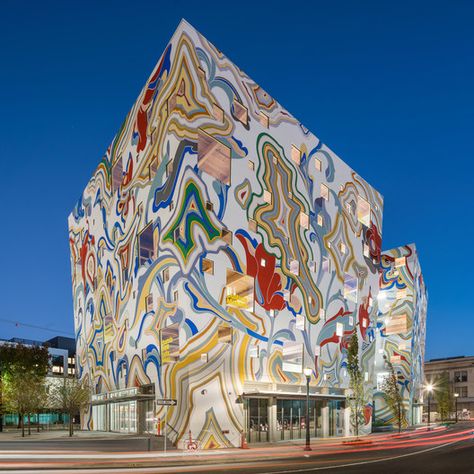 Fair Haired Dumbbell building in Portland Oregon,© KuDa Photography Art Gallery Exterior Architecture, Fun Buildings, Graffiti Architecture, Social Housing Architecture, Future Cities, Pantone 2020, Colour Architecture, Public Architecture, Fancy Houses