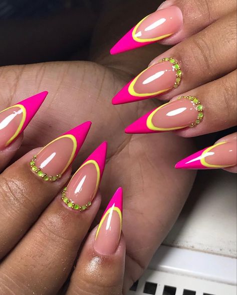 Stilleto Nails Designs, Nails Design With Rhinestones, Pointed Nails, Stiletto Nails Designs, Dope Nail Designs, Neon Nails, Hot Nails, Coffin Nails Designs, Classy Nails