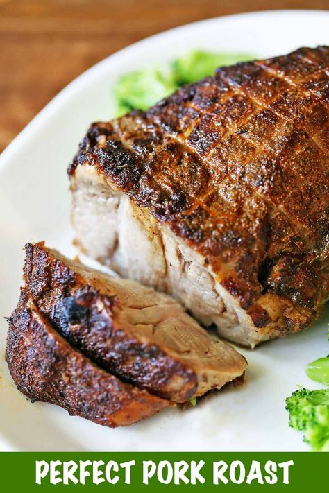 An easy recipe for a juicy, succulent, very flavorful oven-baked boneless pork roast. Rub it with spices, then roast in the oven until done. It's easy, tasty, and affordable! Baked Pork Roast, Easy Pork Roast, Pork Lion Recipes, Pork Loin Recipes Oven, Boneless Pork Roast, Roast In The Oven, Pork Roast In Oven, Pork Loin Roast Recipes, Pork Chop Recipes Baked