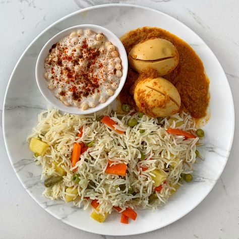 #onmyplate 🍀 Instant pot Vegetable Pulao 🍀 kolhapuri Egg curry 🍀 Boondi Raita Healthy Dinner Indian, Healthy Eating Indian, Kerala Meals, Dinner Ideas Indian, Healthy Indian Food, Boondi Raita, Tiffin Recipes, Drumstick Leaves, Watercress Recipes