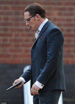 Tom Hardy - Legend John Wick Black Suit, Tom Hardy Haircut, Johnny Depp Lawyer, Ronnie Kray, توم هاردي, Daniel Craig James Bond Suit, Casino Royale Daniel Craig, James Bond Suit Daniel Craig, Tom Hardy Movies