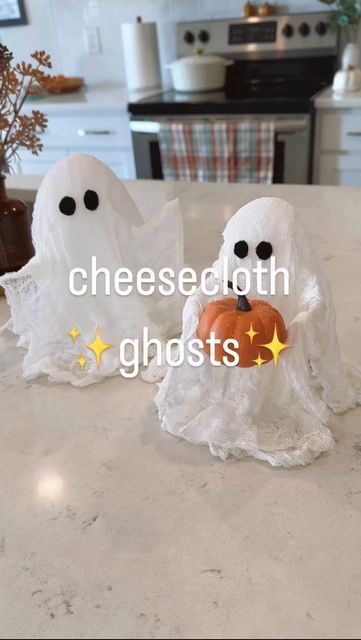 Diy Ghosts Outdoor Cheesecloth, Diy Cheese Cloth Ghost, Creepy Cloth Ghost Diy, Halloween Ghost Cheese Cloth, Ghosts Made With Cheesecloth, Ghost Out Of Cheese Cloth, Diy Ghost Cheesecloth, How To Make Cheesecloth Ghosts, Cheese Cloth Ghost With Glue