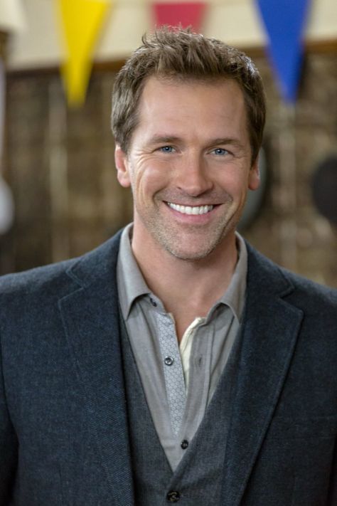 Paul Greene Actor, Hallmark Mysteries, Erin Krakow, Jack And Elizabeth, Lori Loughlin, Le Male, Hallmark Movies, Hallmark Channel, Paul Green