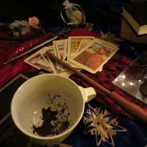 Witch Core, Reading Tarot, Oracle Card Reading, Season Of The Witch, Fortune Telling, Witch Aesthetic, Practical Magic, Psychic Reading, Psychic Readings