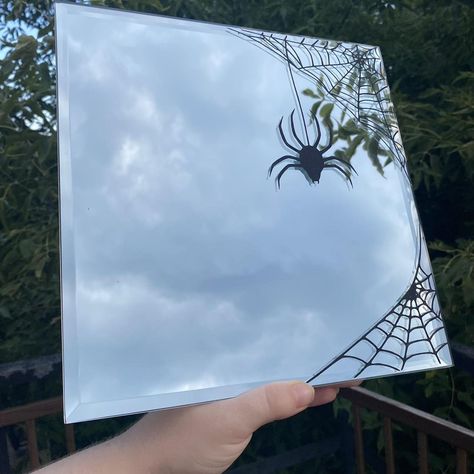 🕷️🕸️✨ Sparkly spider / web selfie mirror ✨ Comes... - Depop Simple Mirror Painting, Halloween Mirror Diy, Cute Mirror Painting Ideas, Painted On Mirror, Mirror Frame Painting Ideas, Mirror Painting Ideas Aesthetic, Mirror Spider, Mirror Engraving, Mirror Paintings