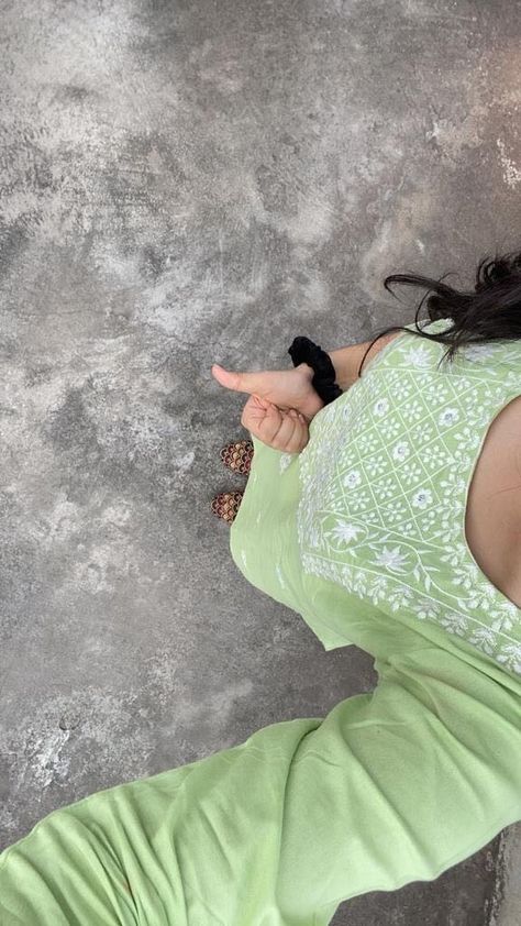 Asthetic Girls Indian, Kurti Asthetic Pics, Gurls Pictures Ideas, Kurti Selfie Poses, Engagement Dress For Groom, Changing Myself, Couple In Rain, Beautiful Winter Pictures, Saree Party