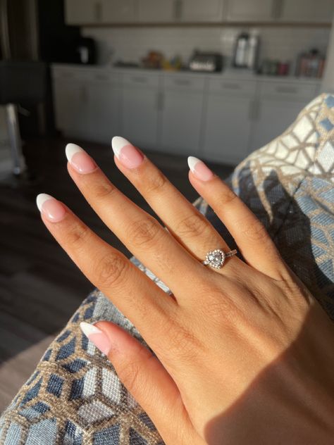 Pandora Rings On Hand Aesthetic, Nails And Engagement Ring, Pandora Rings On Hand, Pandora Rings Aesthetic, Heart Ring Pandora, Almomd Nails, Pandora Promise Rings, Pandora Heart Ring, Pandora Rings Heart