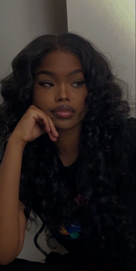 Black Hair With Accessories, Face Claim Black, Arsthetic Girl Black, Face Claims Black, Afro Paty Style, Pretty Black Woman With Curly Hair, Black Woman Face Claim, Dark Skin Reference Photo, Black Women Face Claim