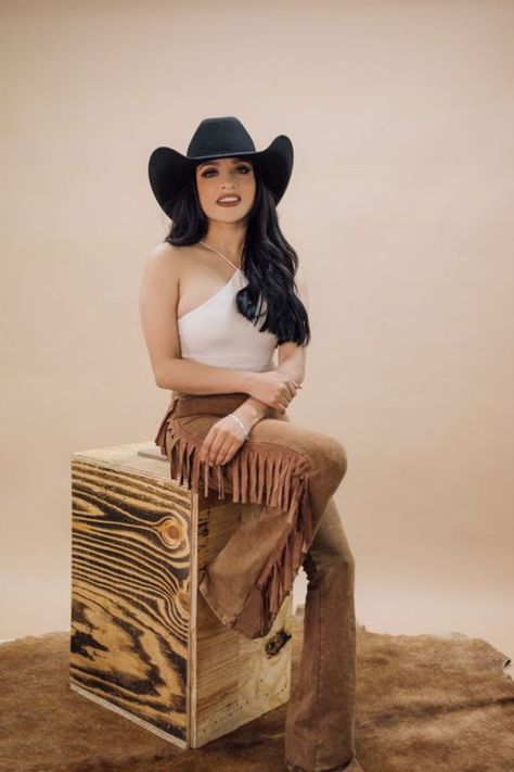 Top 15 Jaripeo Outfits For A Mexican Rodeo Experience Dressy Western Outfits Women Summer, Cowgirl Outfits For Women Western Wear, Fringe Cowboy Boots Outfit, Summer Rodeo Outfits For Women, Rodeo Attire Women Outfits, Modern Country Outfits, Baile Outfits Jaripeo Dresses, Vaquera Outfit Mexican Women, Tejana Outfits