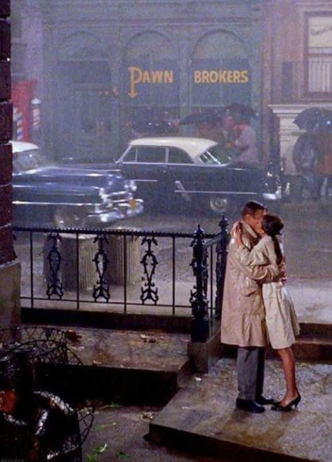 Breakfast At Tiffany's Movie, George Peppard, Blake Edwards, Kissing In The Rain, Septième Art, I Love Cinema, Breakfast At Tiffany's, Breakfast At Tiffanys, Photo Vintage