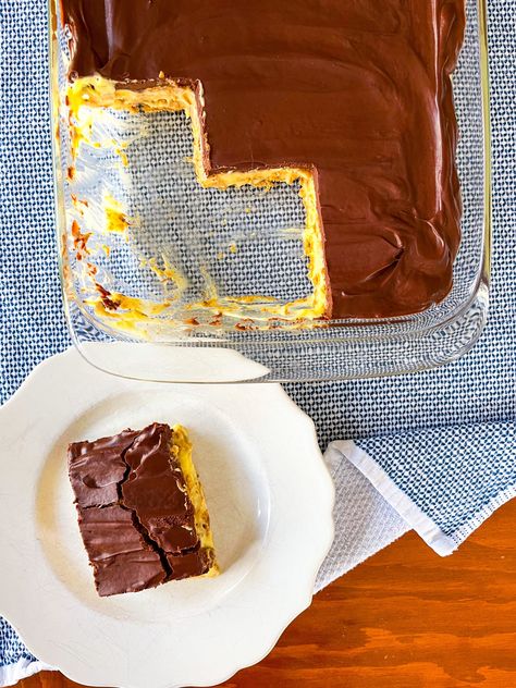 Pan Eclair Recipe, Top Christmas Desserts, Homemade Chocolate Ganache, Eclair Cake Recipe, Eclair Cake Recipes, Chocolate Eclair Cake, Eclair Recipe, Vanilla Filling, Eclair Cake